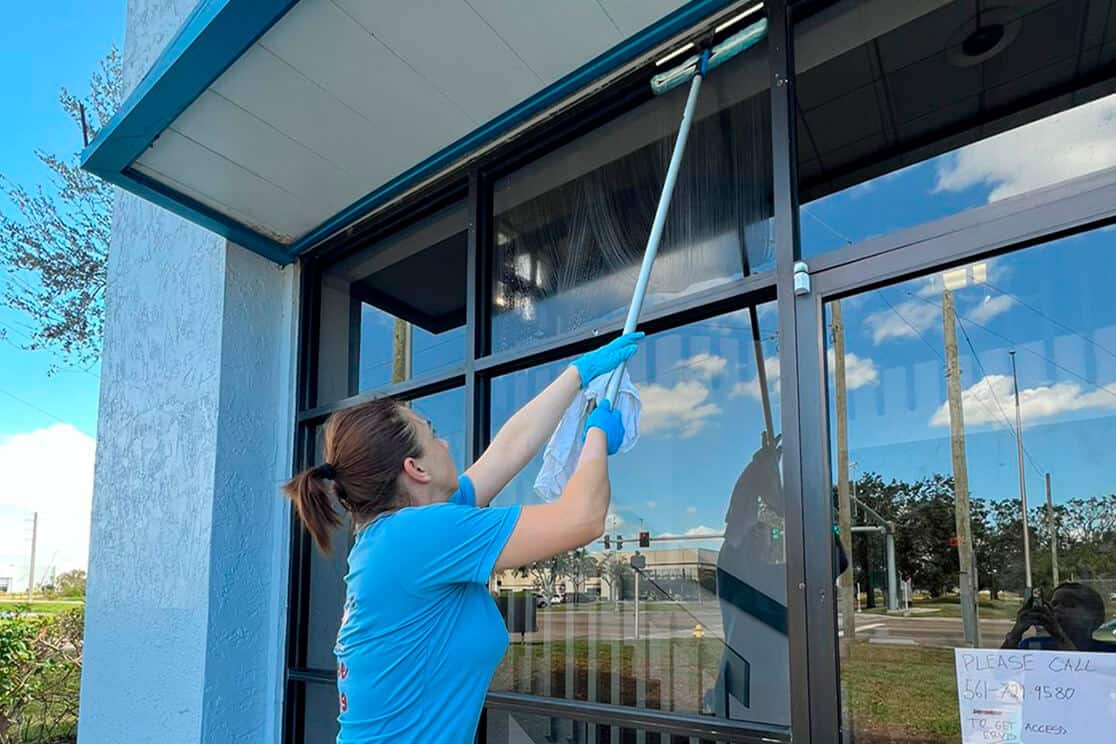 Manatee Ladies professional cleaning team at work in Bradenton FL